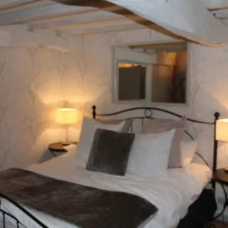 Le Moulin Pastelier Bed & Breakfast *